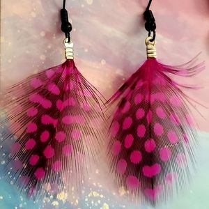 Hot pink & black feather drop handmade earrings. $Firm please. HANDMADE.